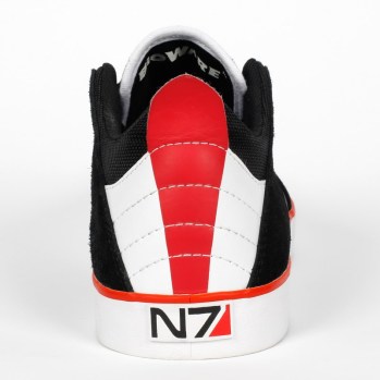 shoe-me-armourstripe-back