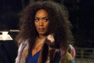 AMERICAN HORROR STORY -- "Mommy" Episode 503 (Airs Wednesday, October 21, 10:00 pm/ep) Pictured: Angela Bassett as Ramona. CR: Suzanne Tenner/FX
